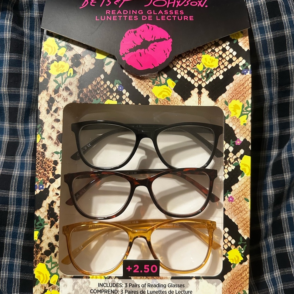 #1380 Betsey Johnson Reading Glasses Set +2.50 New